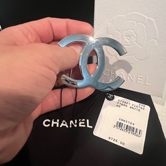 Chanel - Picture 2 of 8